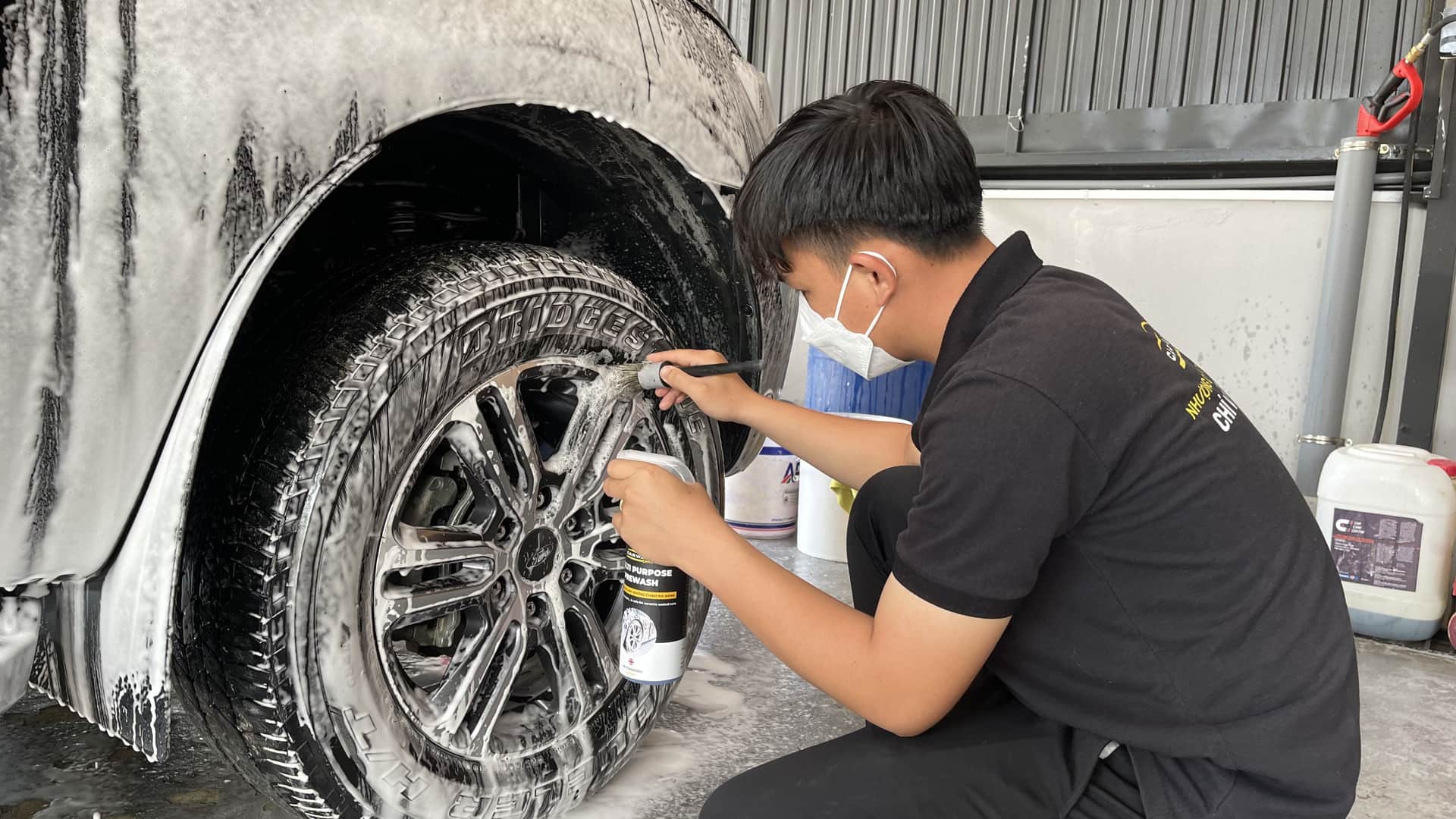 Dịch vụ rửa xe ô tô tại nhà TP HCM chất lượng cao - Car Wash Centre