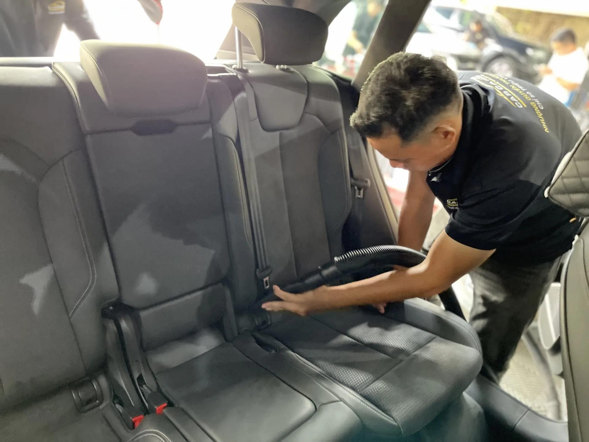 dịch vụ vệ sinh nội thất