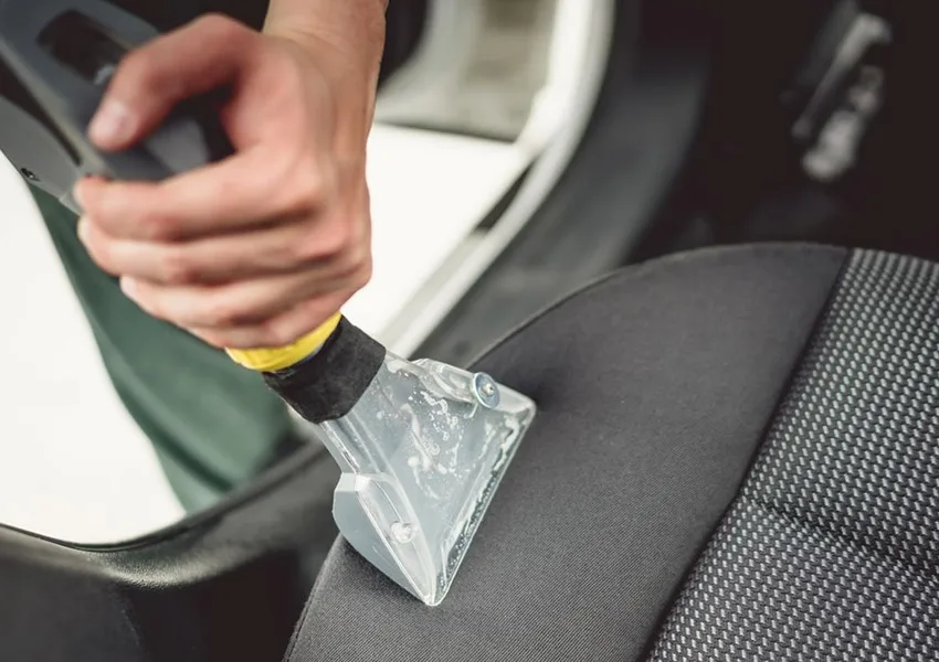 huong dan ve sinh ghe da o to (5)