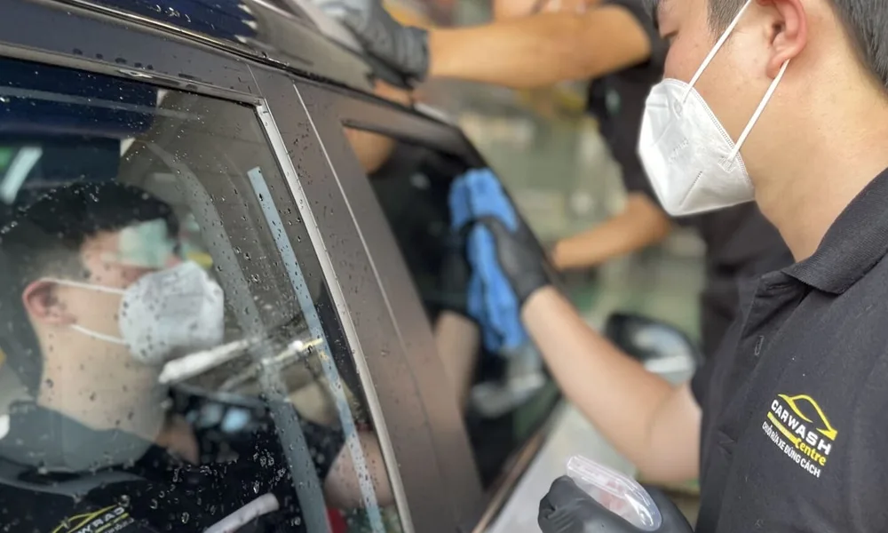 ve sinh kinh xe o to (1)