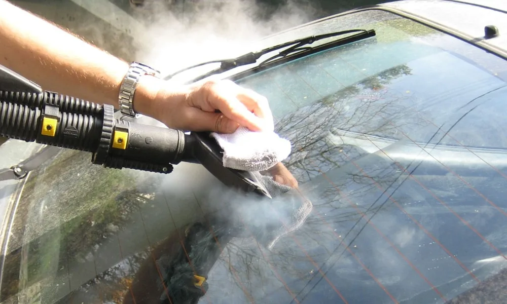 ve sinh kinh xe o to (11)