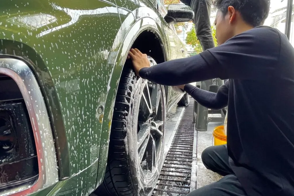 rua xe dung cach (1)