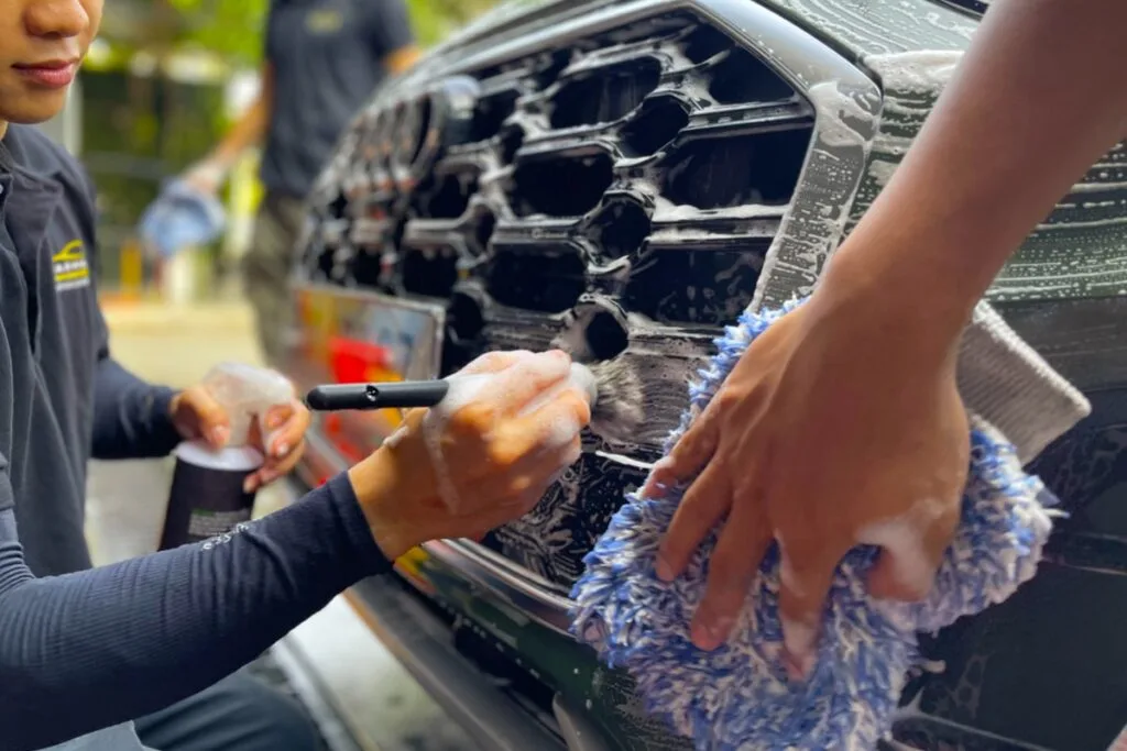 rua xe dung cach (4)