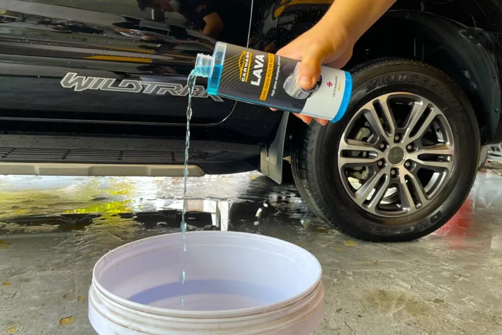 rua xe dung cach (6)